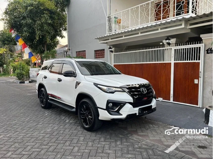 Jual Mobil Toyota Fortuner 2020 TRD 2.4 di Jawa Timur Automatic SUV Putih Rp 490.000.000