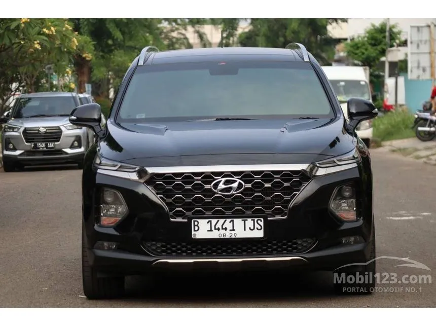 Jual Mobil Hyundai Santa Fe 2019 GLS CRDi 2.2 di Banten Automatic SUV Hitam Rp 385.000.000