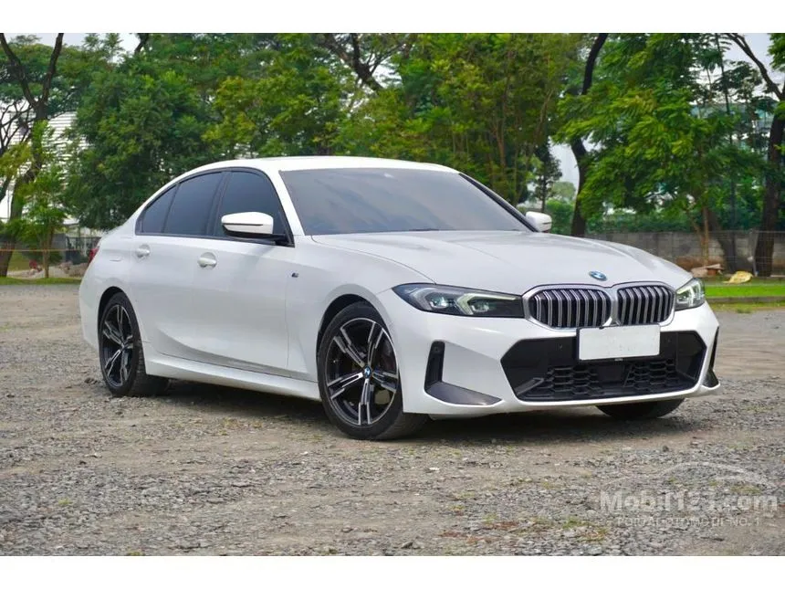 2023 BMW 320i M Sport Sedan