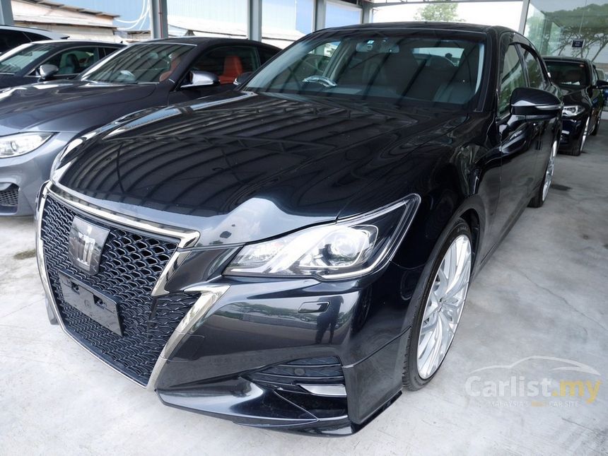 Toyota crown athlete 2016