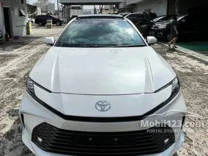 2025 Toyota Camry 2.5 Hybrid (Premium Color) Sedan