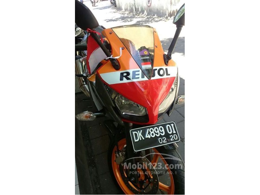 Jual Motor Honda CBR 2015 250 0.2 di Jawa Timur Manual 