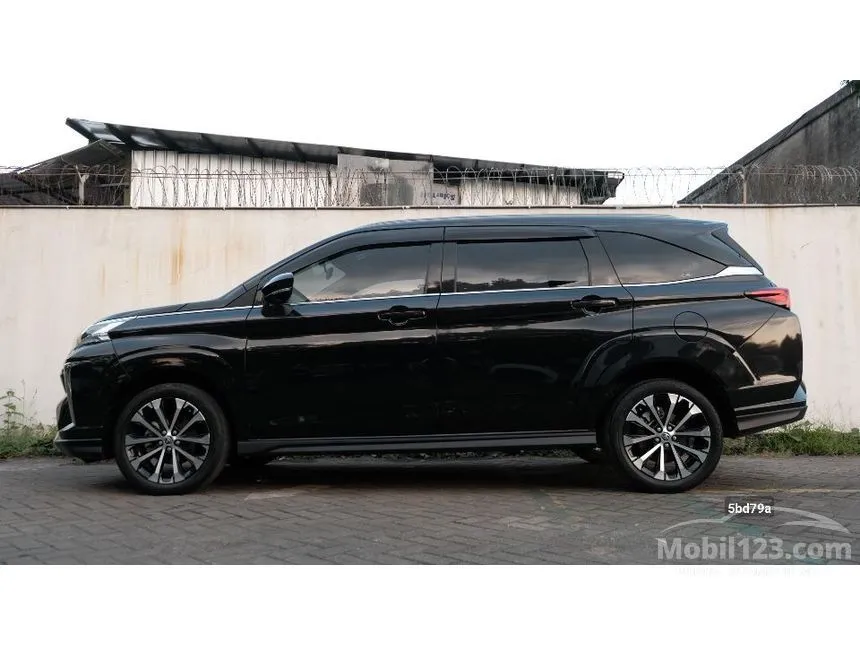 2023 Toyota Veloz Q (Premium Color) MPV