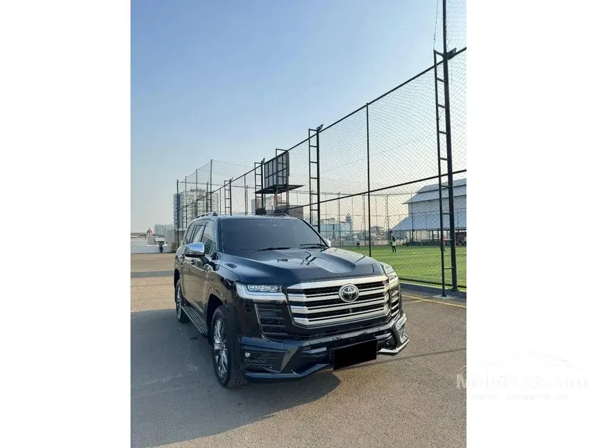 2023 Toyota Land Cruiser 300 VX-R SUV