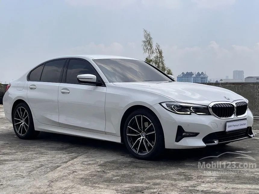 Jual Mobil BMW 320i 2019 Sport 2.0 di Jawa Timur Automatic Sedan Putih Rp 635.000.000