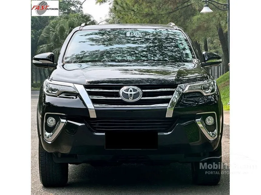 Jual Mobil Toyota Fortuner 2017 VRZ 2.4 di Sumatera Barat Automatic SUV Hitam Rp 325.000.000