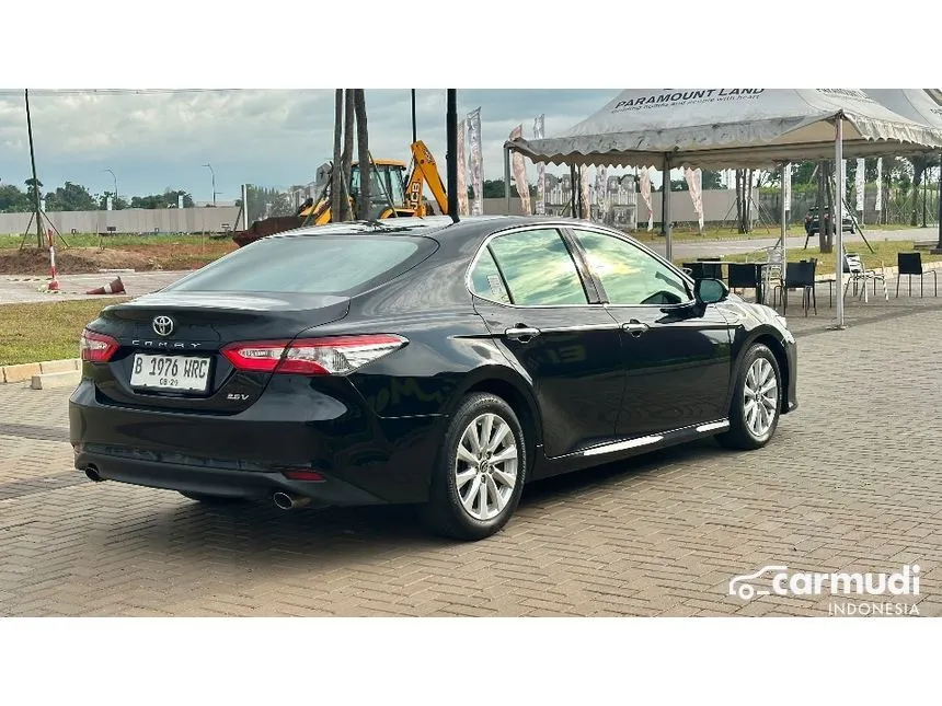 2019 Toyota Camry V Sedan