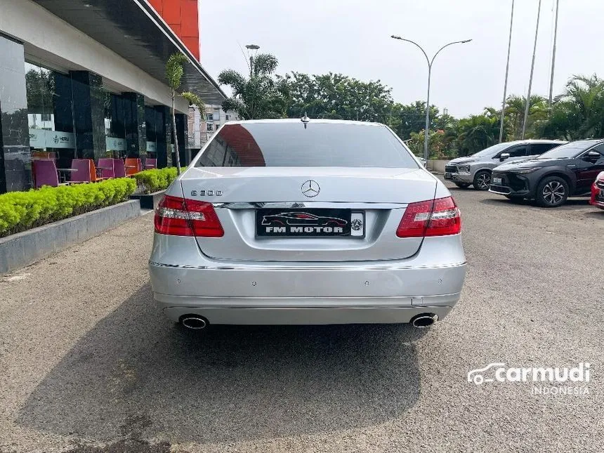 2010 Mercedes-Benz E300 Elegance Sedan