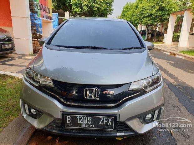 Honda Jazz Mobil  bekas  dijual di Bekasi  Jawa barat 