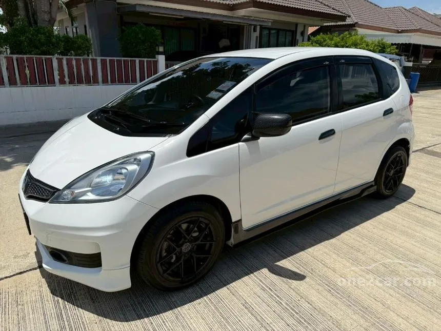 2013 Honda JAZZ SV Hatchback