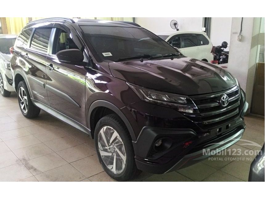 Jual Mobil Toyota Rush 2018 TRD Sportivo 1.5 di Jawa Timur 