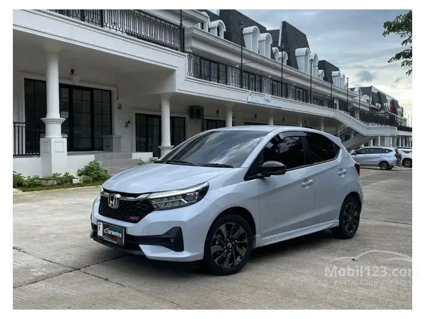 Jual Mobil Honda Brio 2024 RS 1.2 di Jawa Barat Automatic Hatchback Putih Rp 215.000.000