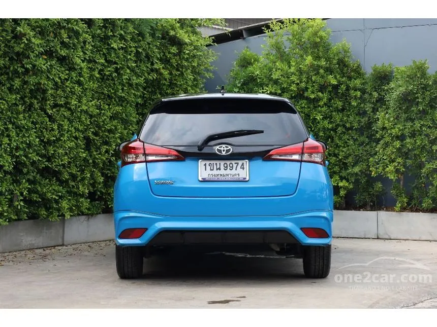2020 Toyota YARIS Sport Premium Black Roof Hatchback