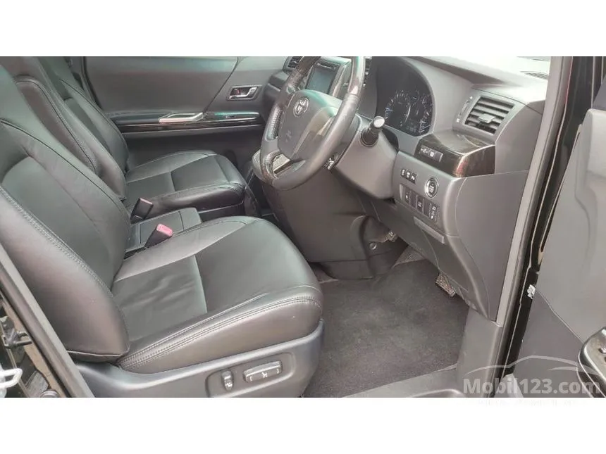 2014 Toyota Vellfire Z MPV