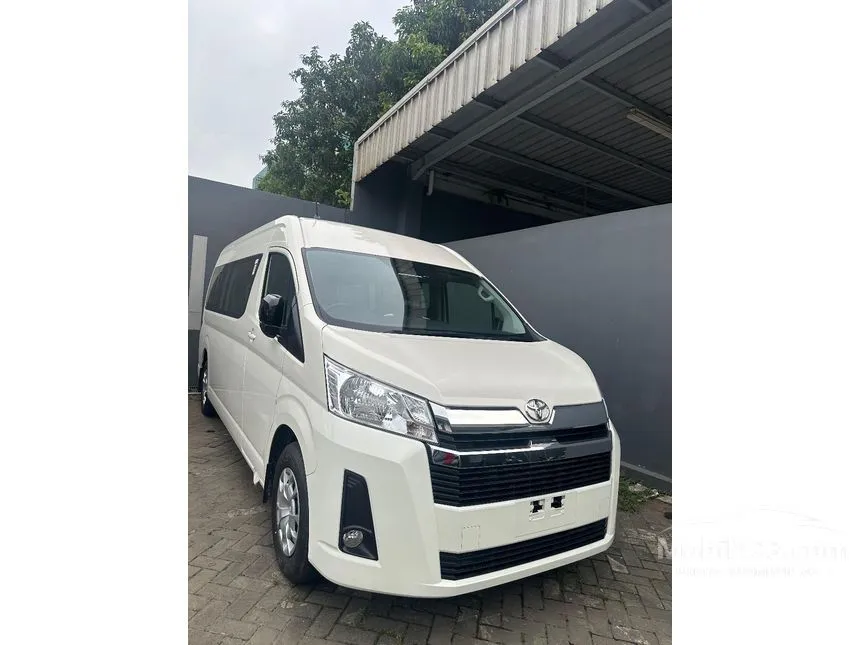 2026 Toyota Hiace Premio Van