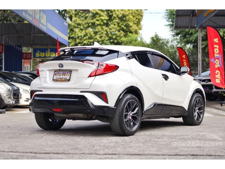 2019 Toyota C-HR Mid SUV
