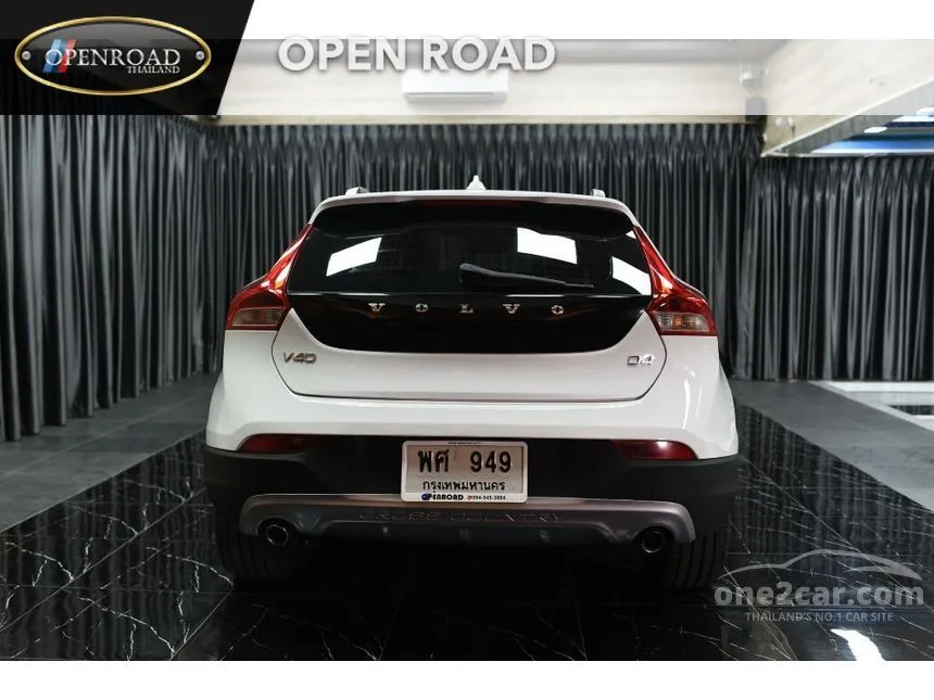 2016 Volvo V40 D4 Cross Country Wagon
