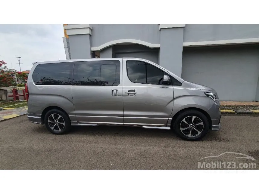 2019 Hyundai H-1 Royale MPV