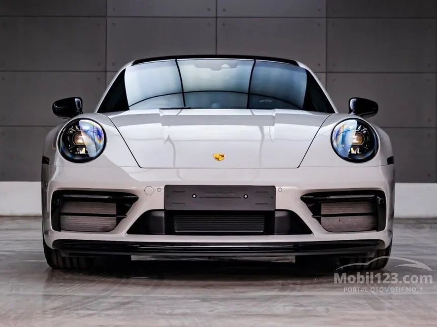 Jual Mobil Porsche 911 2024 Carrera 4 GTS 3.0 di DKI Jakarta Automatic Cabriolet Putih Rp 5.200.000.000