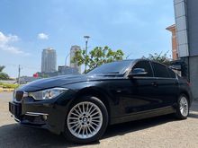 Harga Nego Banyak BMW 320i Luxury Line F30 Series 2015 Black On Beige Like New