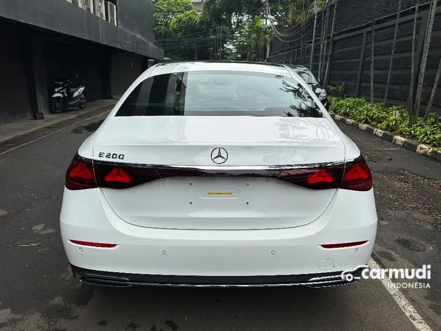 2025 Mercedes-Benz E200 Exclusive Line Sedan