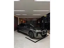 2024 BMW 735i 3.0 M Sport Sedan Odo 8 Rbuan (TERMURAH)