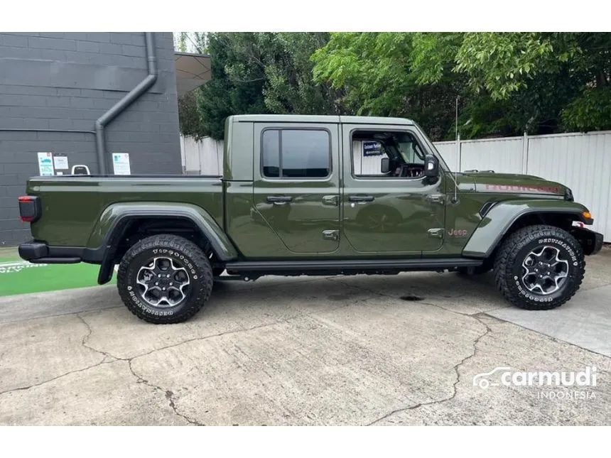 Jual Mobil Jeep Gladiator 2025 Rubicon 3.6 di Kalimantan Timur Automatic Pickup Hijau Rp 2.380.000.000