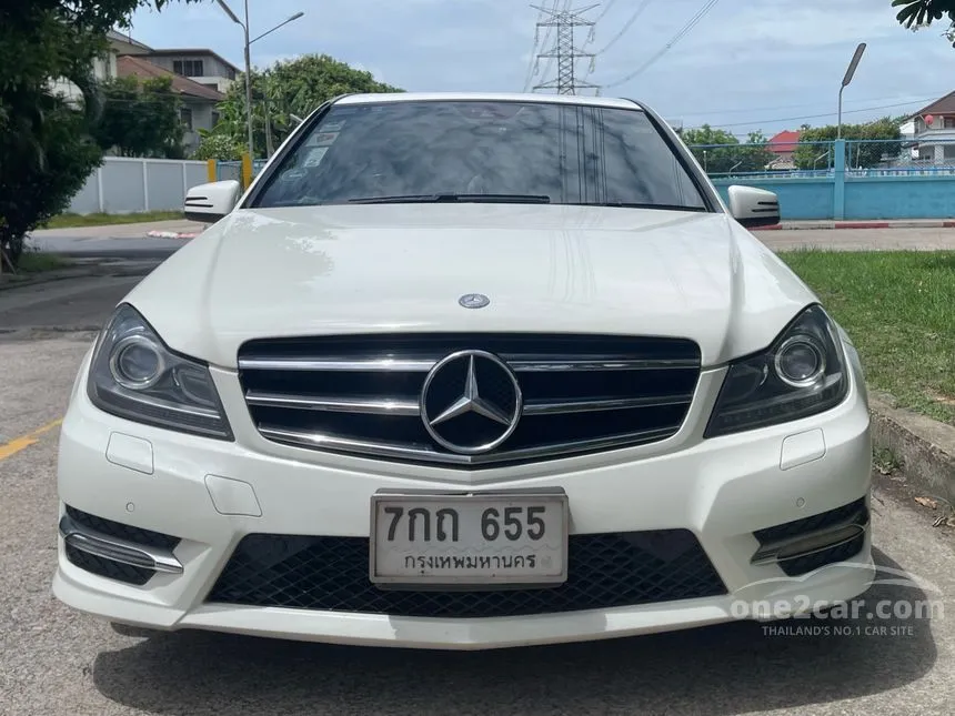 2013 Mercedes-Benz C250 Avantgarde CGI BlueEFFICIENCY Sedan