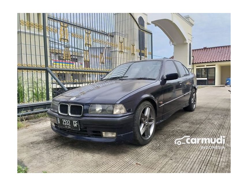 Jual Mobil Bmw 318i 1992 E36 1 8 Sedan 1 8 Di Indonesia Lainnya