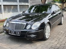 Mercedes Benz W211 E280 9th Generation. Air Suspension. Hanya ada 100 unit di Indonesia. Collector item. Very Low Kilometer asli.