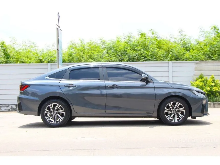 2023 Toyota Yaris Ativ Premium Sedan