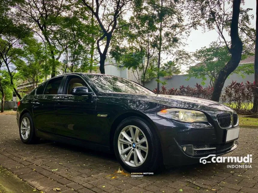 Jual Mobil BMW 520i 2013 Luxury 2.0 di Banten Automatic Sedan Abu