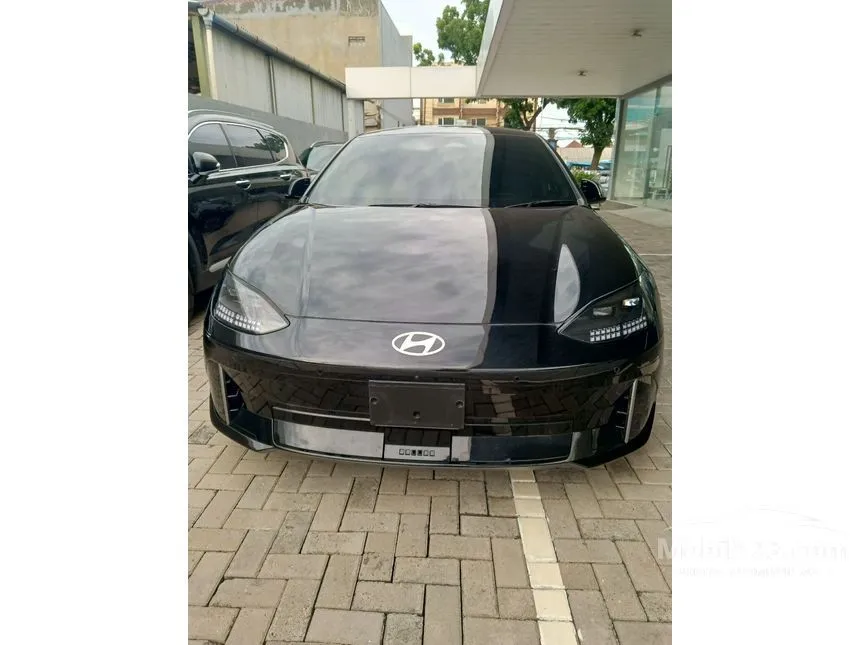 Jual Mobil Hyundai IONIQ 6 2023 Signature Long Range di DKI Jakarta Automatic Sedan Hitam Rp 750.000.000