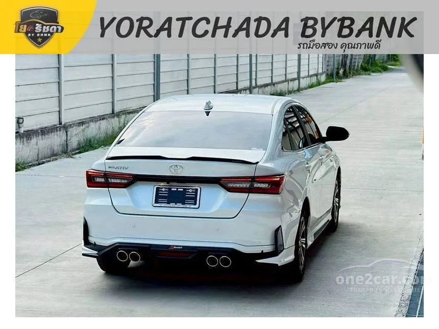 2025 Toyota Yaris Ativ Premium Sedan