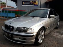 Tahun 2000 BMW 318i 1.9 E46 Sedan bisa take over juga