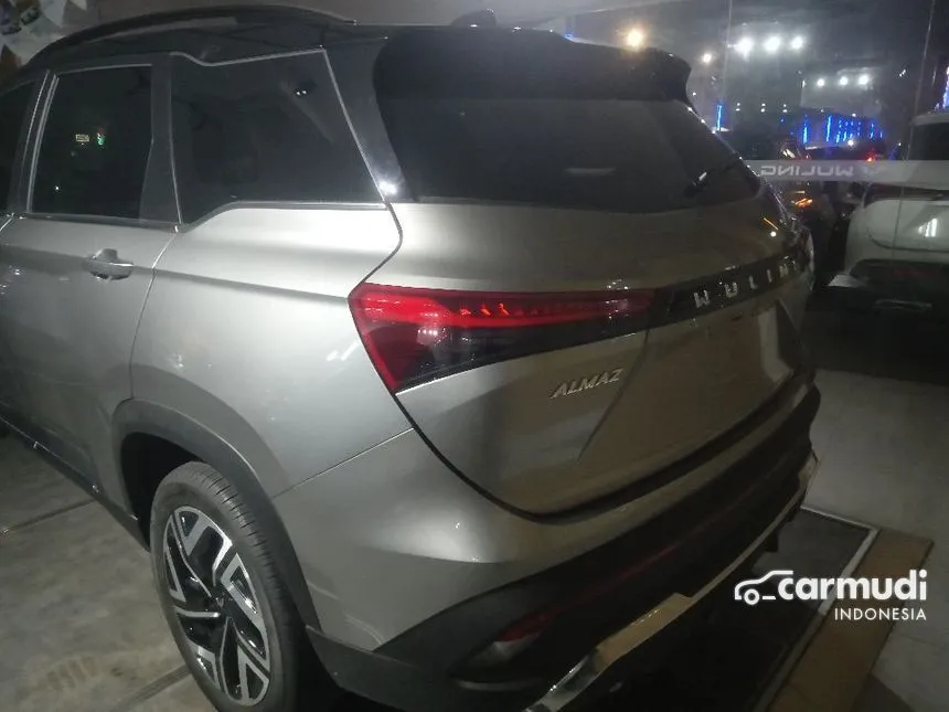 2024 Wuling Almaz RS Hybrid Wagon