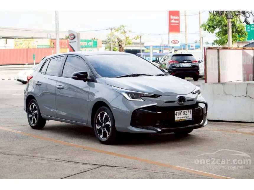 2023 Toyota YARIS Premium Hatchback