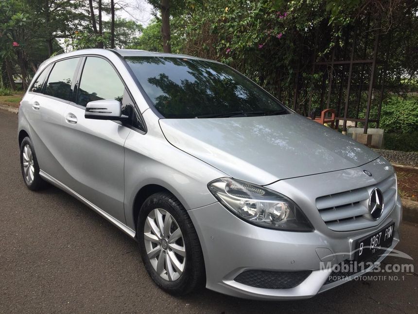 Harga Mobil Mercedes Benz B200