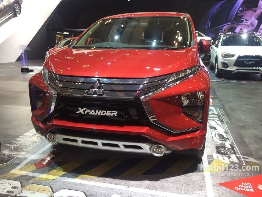 Mitsubishi Xpander Sport Merah 