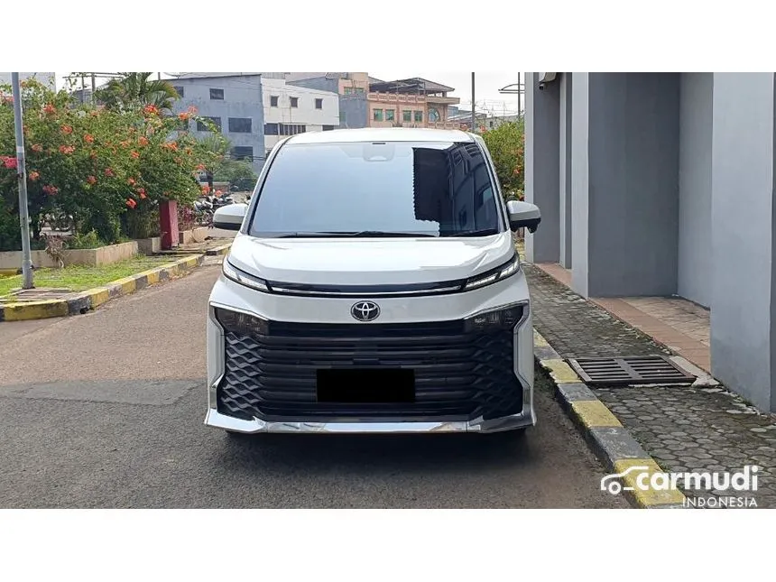 2023 Toyota Voxy (Premium Color) MPV