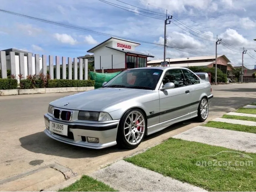 1993 BMW 320i Coupe