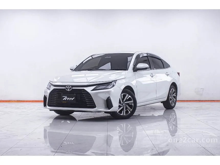 2023 Toyota Yaris Ativ Premium Sedan