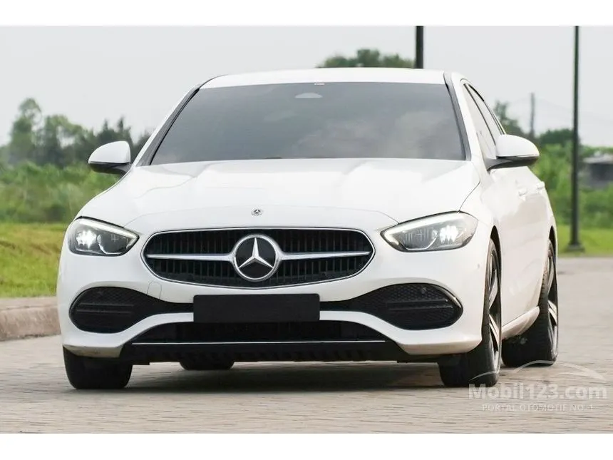 2022 Mercedes-Benz C200 Avantgarde Line Sedan