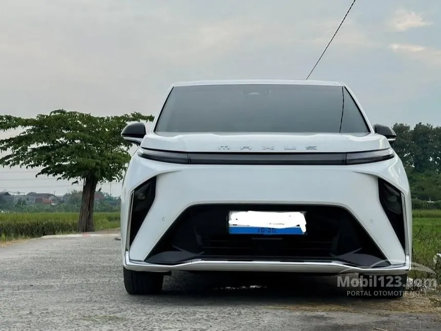 2026 MAXUS MIFA-9 Premium MPV