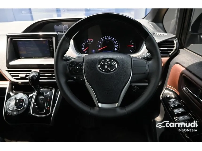 2018 Toyota Voxy MPV