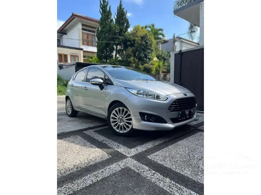 Jual Mobil Ford Fiesta 2014 EcoBoost S 1.0 di Jawa Barat Automatic Hatchback Silver Rp 140.000.000
