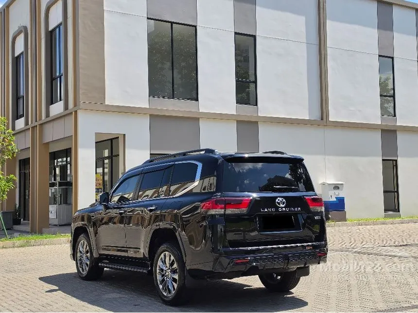 2024 Toyota Land Cruiser 300 VX-R SUV