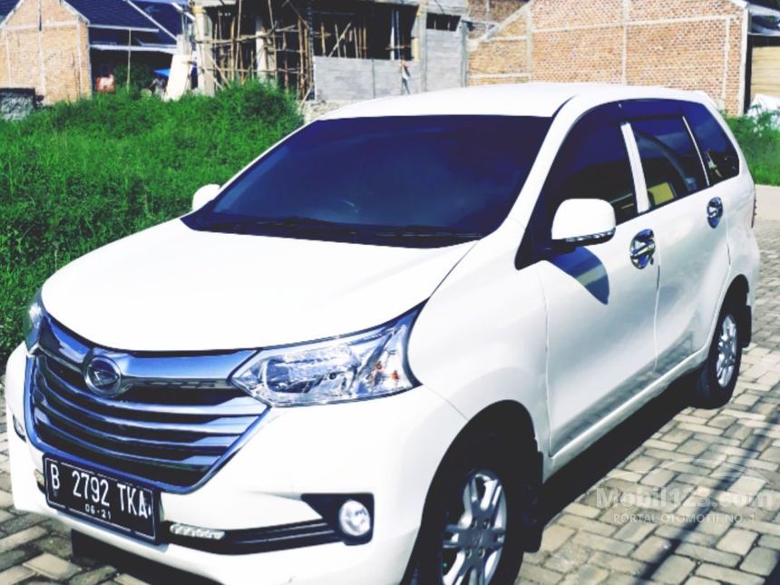 Jual Mobil  Daihatsu Xenia  2022 M 1 0 di Lampung  Manual MPV 