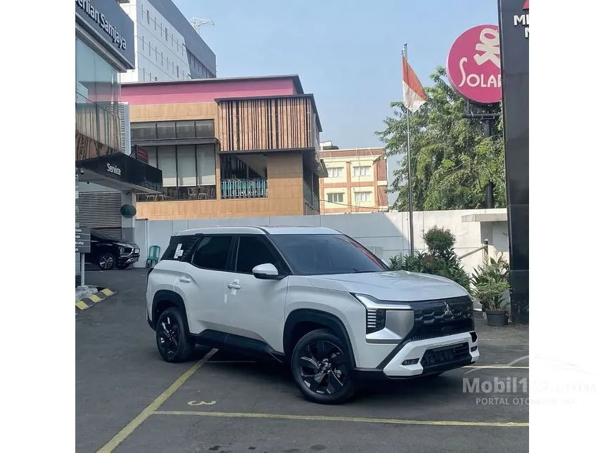 2026 Mitsubishi Destinator Ultimate Premium (Quartz White Pearl) SUV