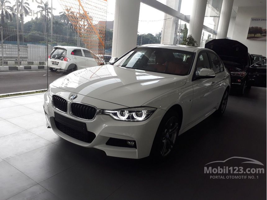 Jual Mobil  BMW  330i 2019 M Sport  2 0 di DKI Jakarta 